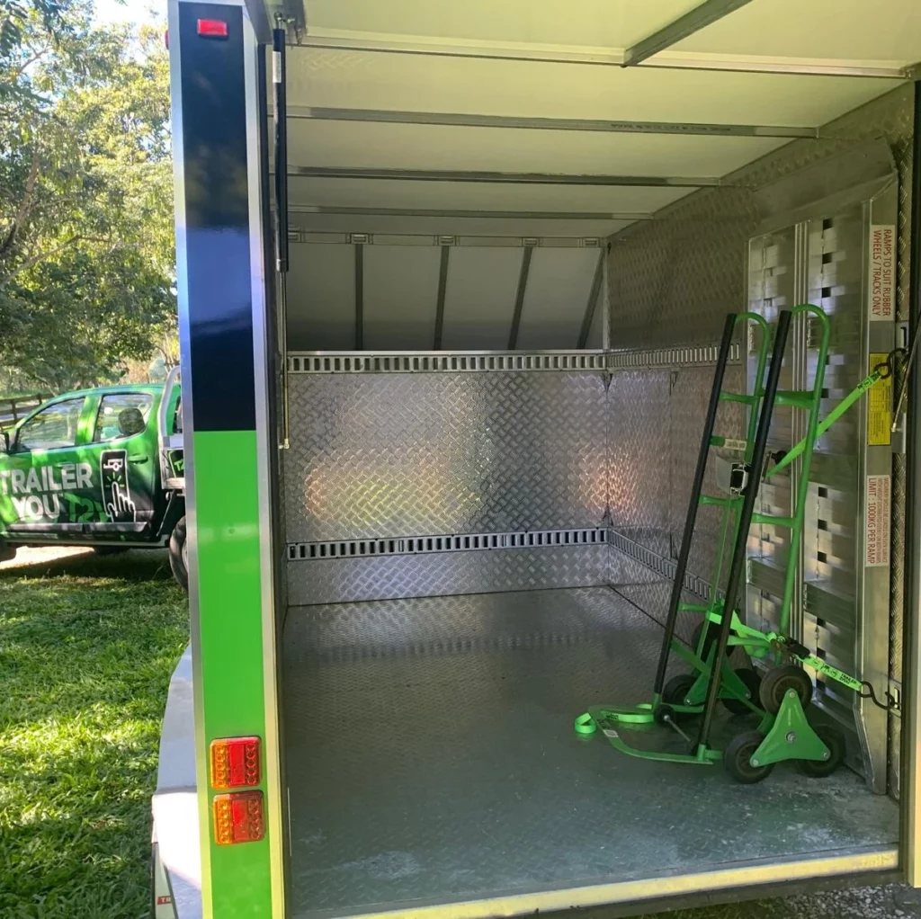 enclosed trailer hire